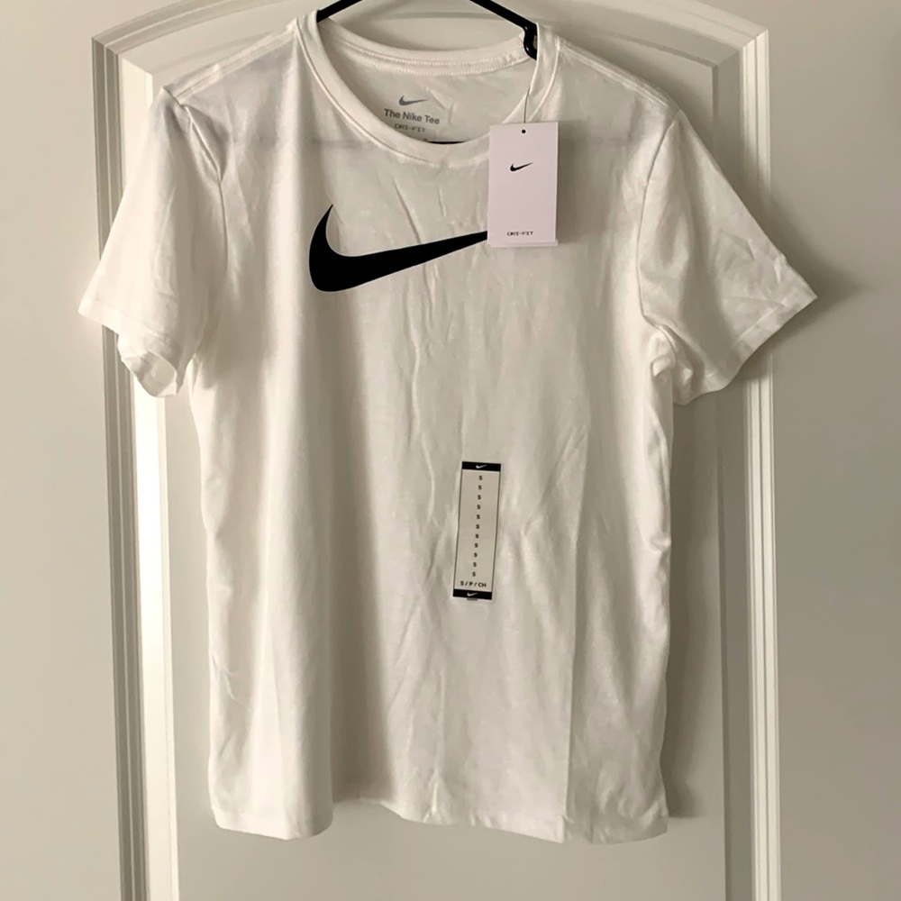 Nike NWT Women’s T-Shirt Dri-Fit Swoosh White Size Small